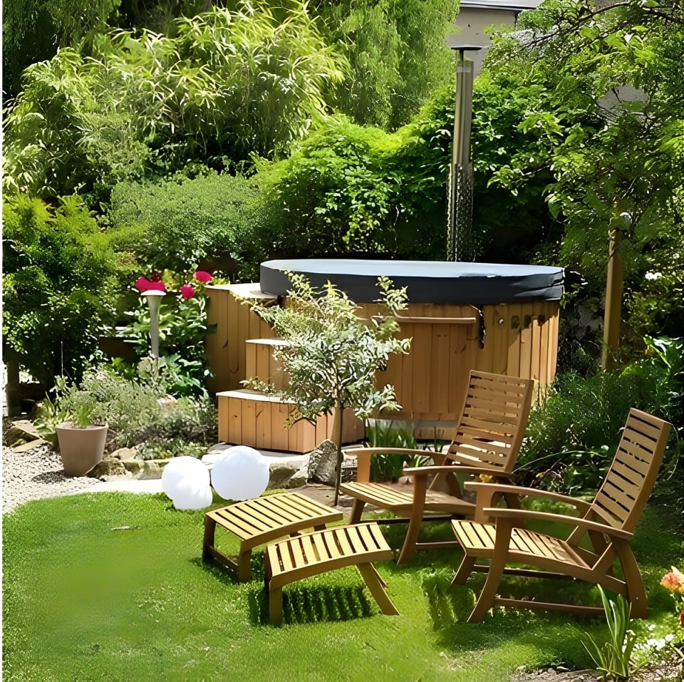 Outdoor spa tub