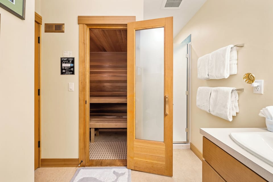 Unwind in your private sauna after a day of mountain adventures, then refresh with plush towels waiting nearby. Pure relaxation awaits you here.