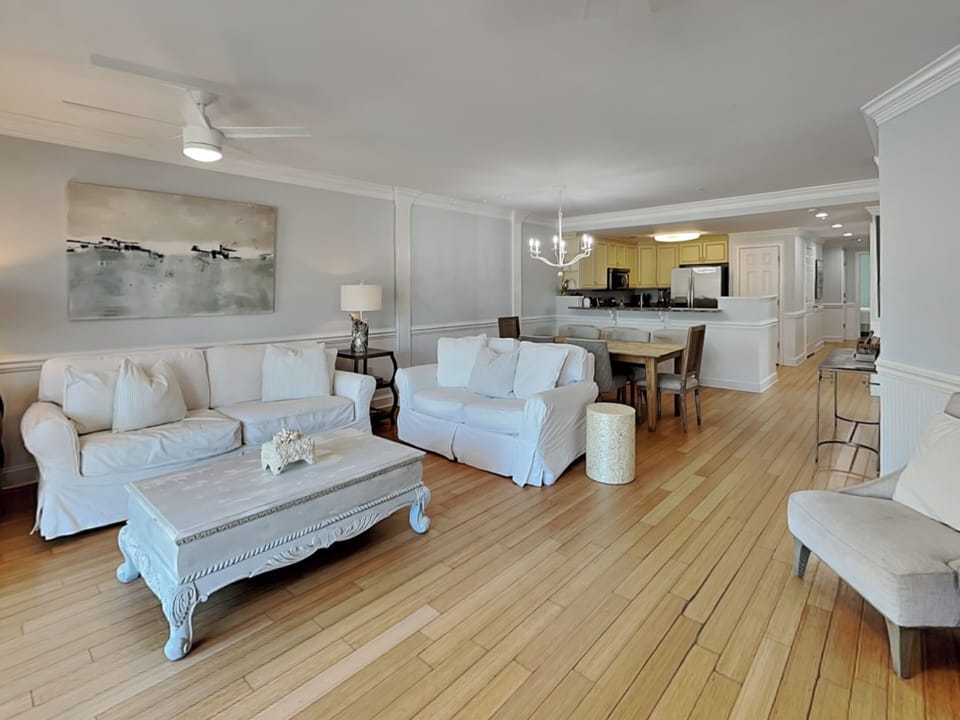 Open-Concept Living w. Sleeper Sofa, Smart TV, Patio Access