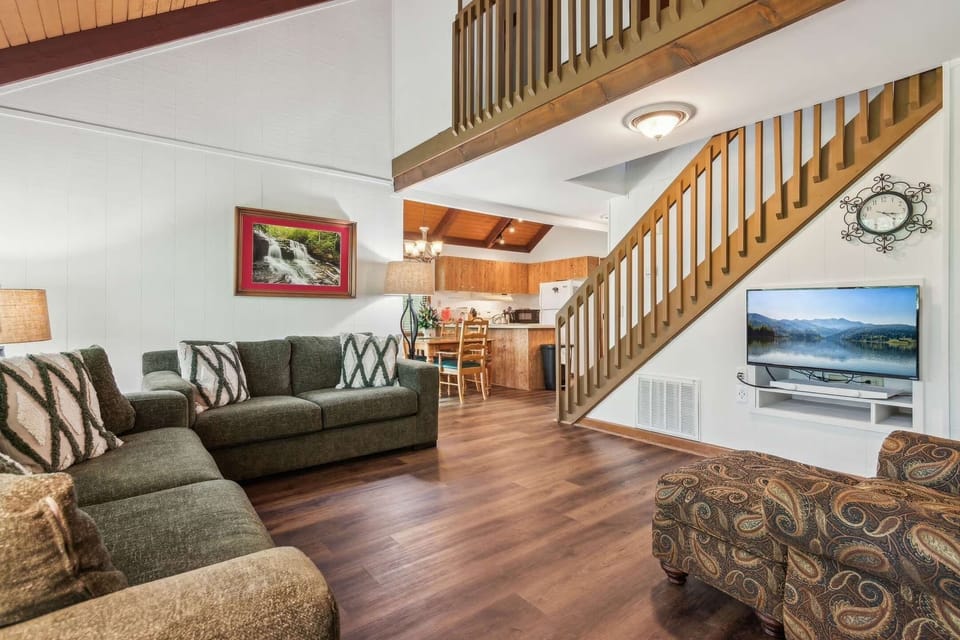 Cozy living room with seating and sofabed. Bring your own streaming device HDMI