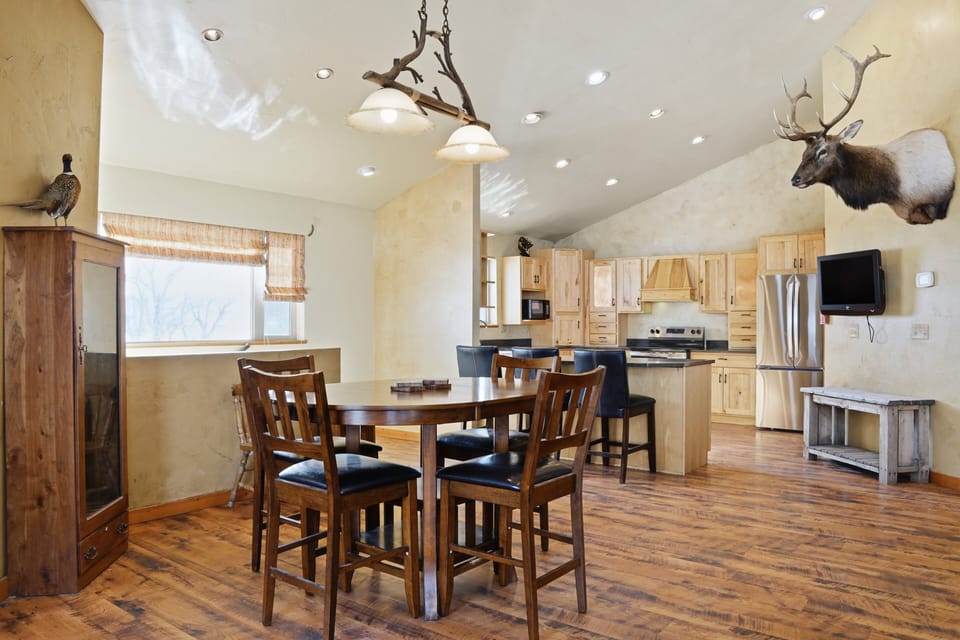 Hardwood, Dining Room, Dining Table, Furniture, Indoors