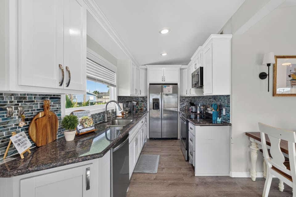 Fully furnished kitchen