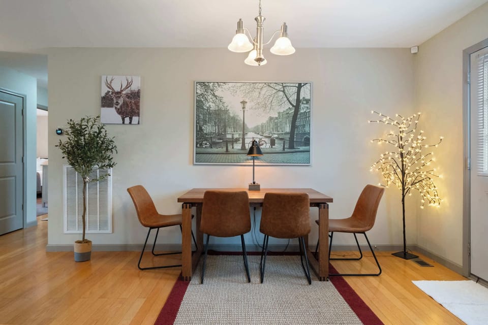 Dining area perfect for morning coffee, quick bites, staying connected with everyone.