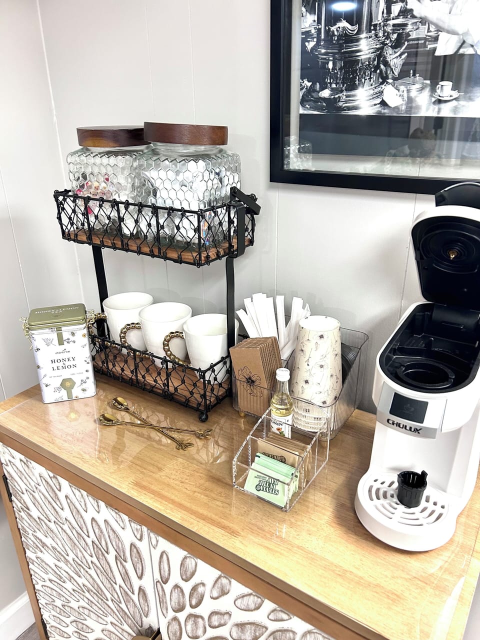 Coffee and tea bar