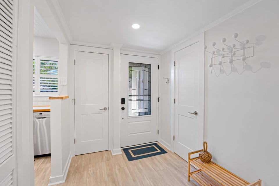 Bright and refreshed entry foyer.