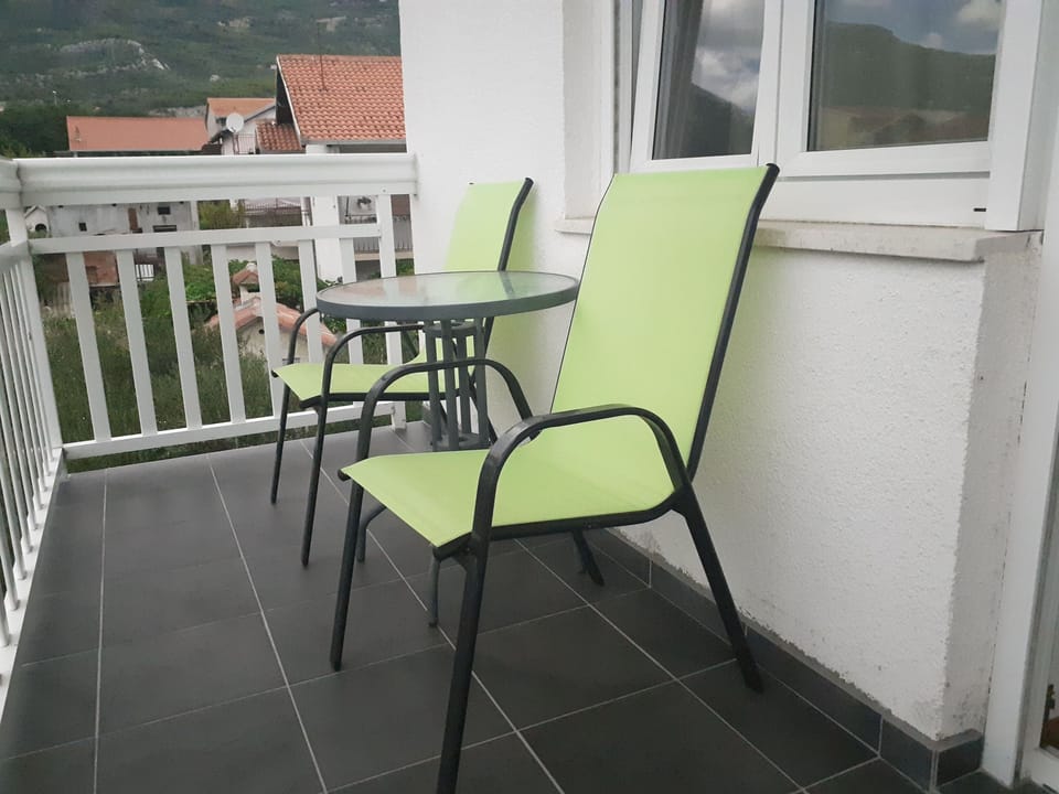 Balcony 2