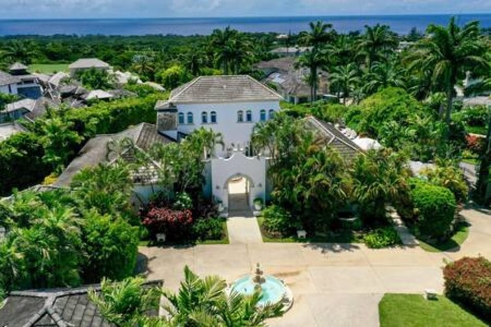 With its extensive grounds Mango Walk is a spacious property with a private pool, gazebo, games room and shared tennis courts.