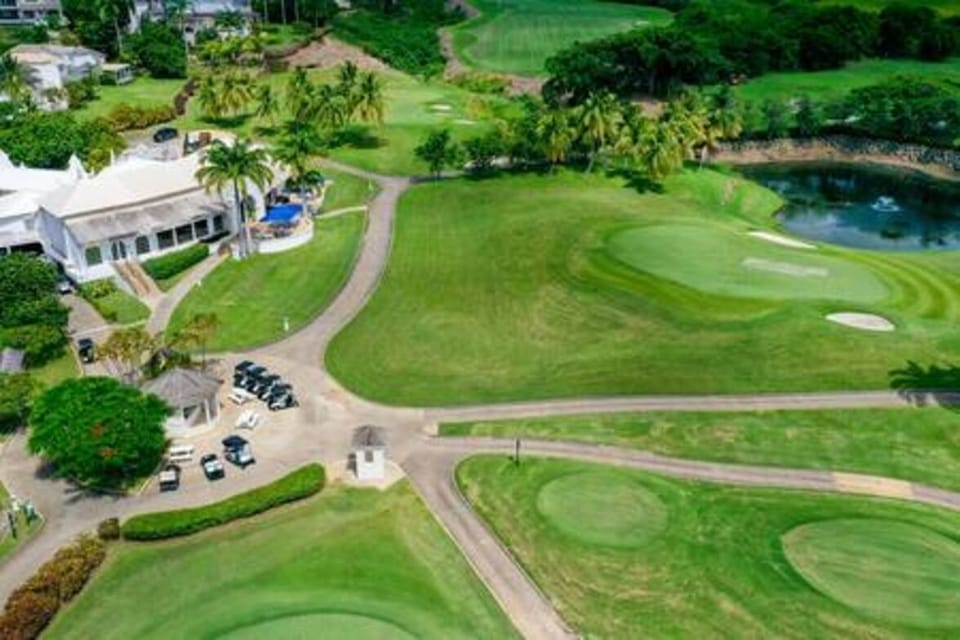 With its extensive grounds Mango Walk is a spacious property with a private pool, gazebo, games room and shared tennis courts.