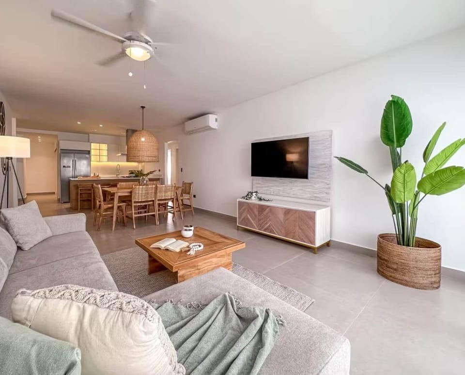 Cana Life Luxury Sandy Toes Beach Condo (27)