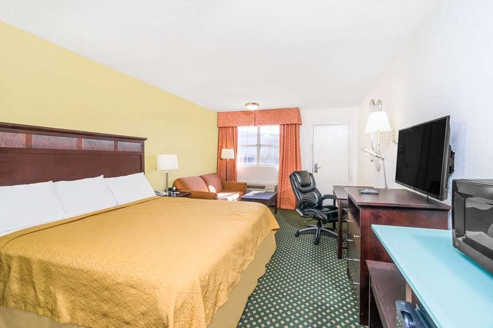 Bedroom. Interior and views may vary based on location and availability.