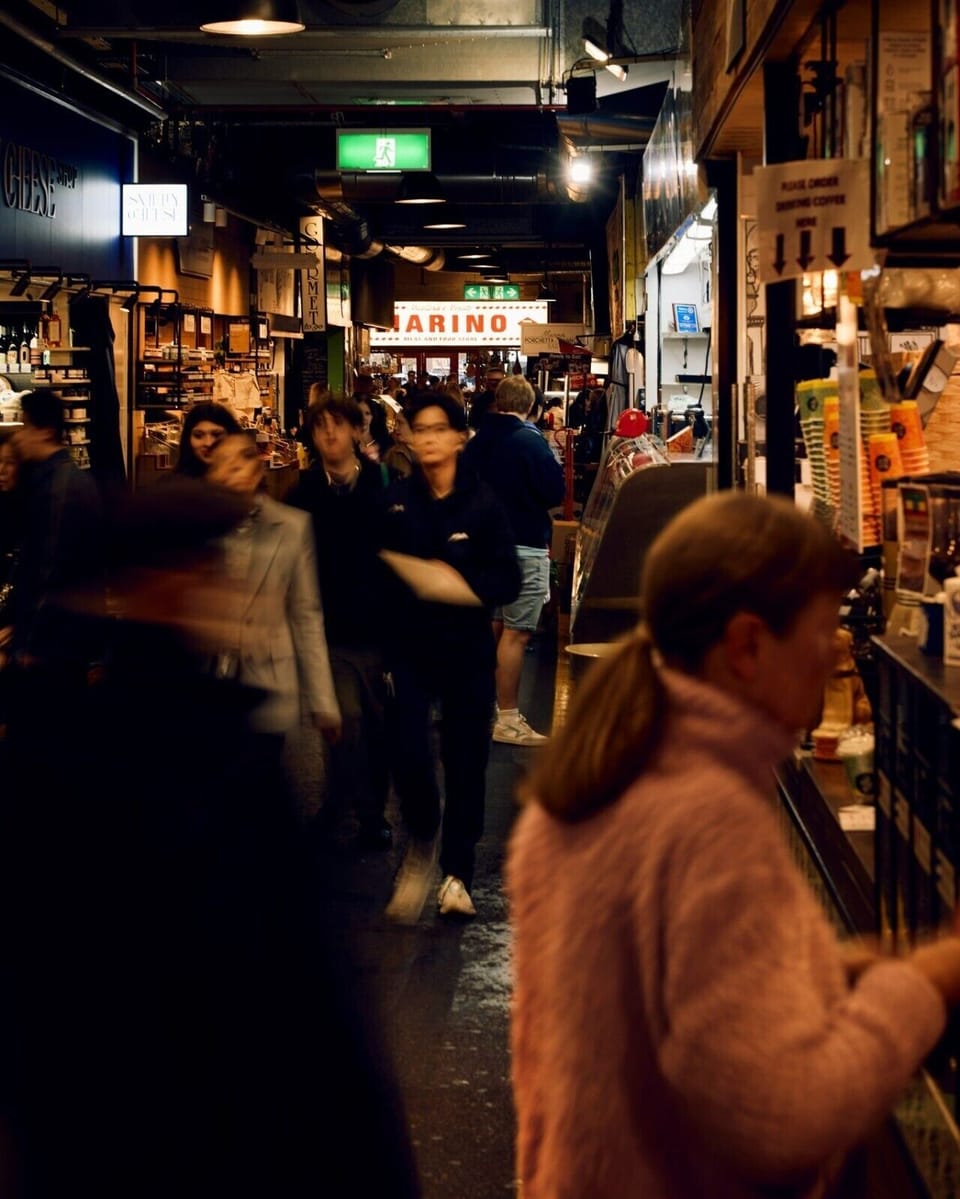 Walk to Adelaide Central Market, Gouger Street, Chinatown, Rundle Mall, Adelaide Oval and nearby city attractions.