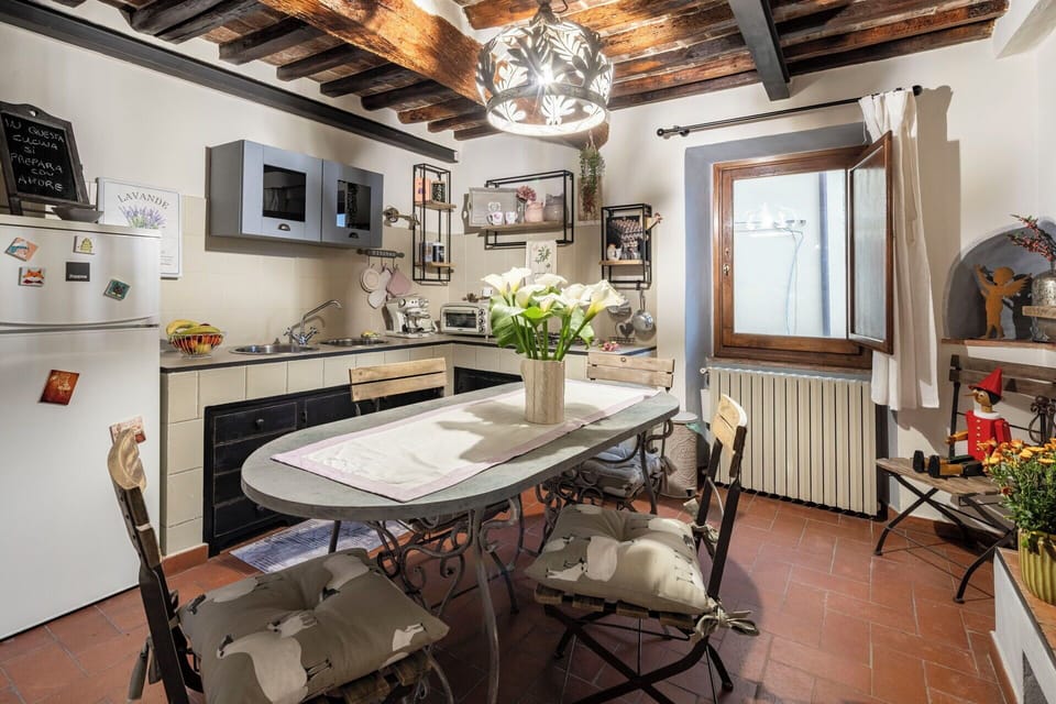 Autumn, Dining Room, Kitchen, Spring, Summer