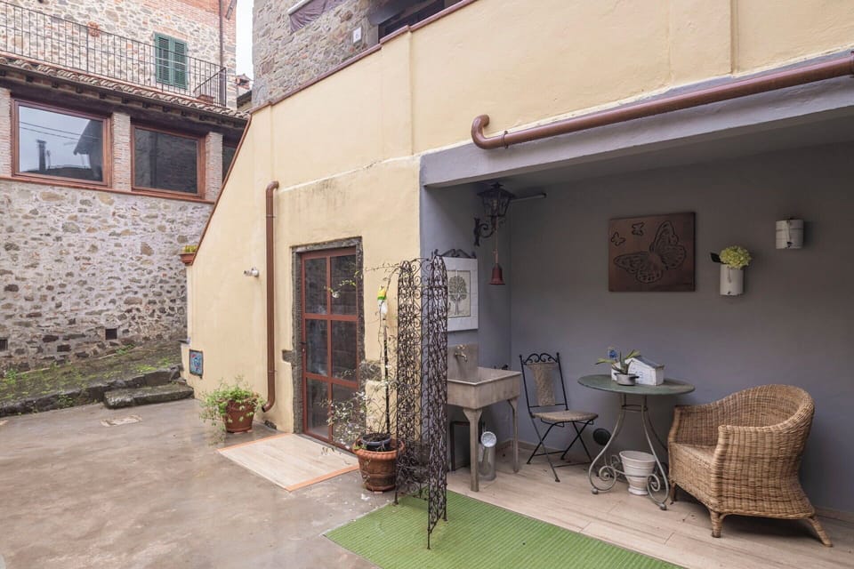 Autumn, Balcony / Terrace / Patio, Main Entrance, Spring, Summer