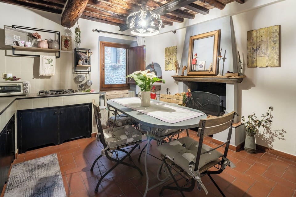 Autumn, Dining Room, Kitchen, Spring, Summer