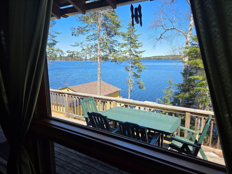 Take in the gorgeous Lake Vermilion scenery while sipping a beverage at the table or breakfast bar
