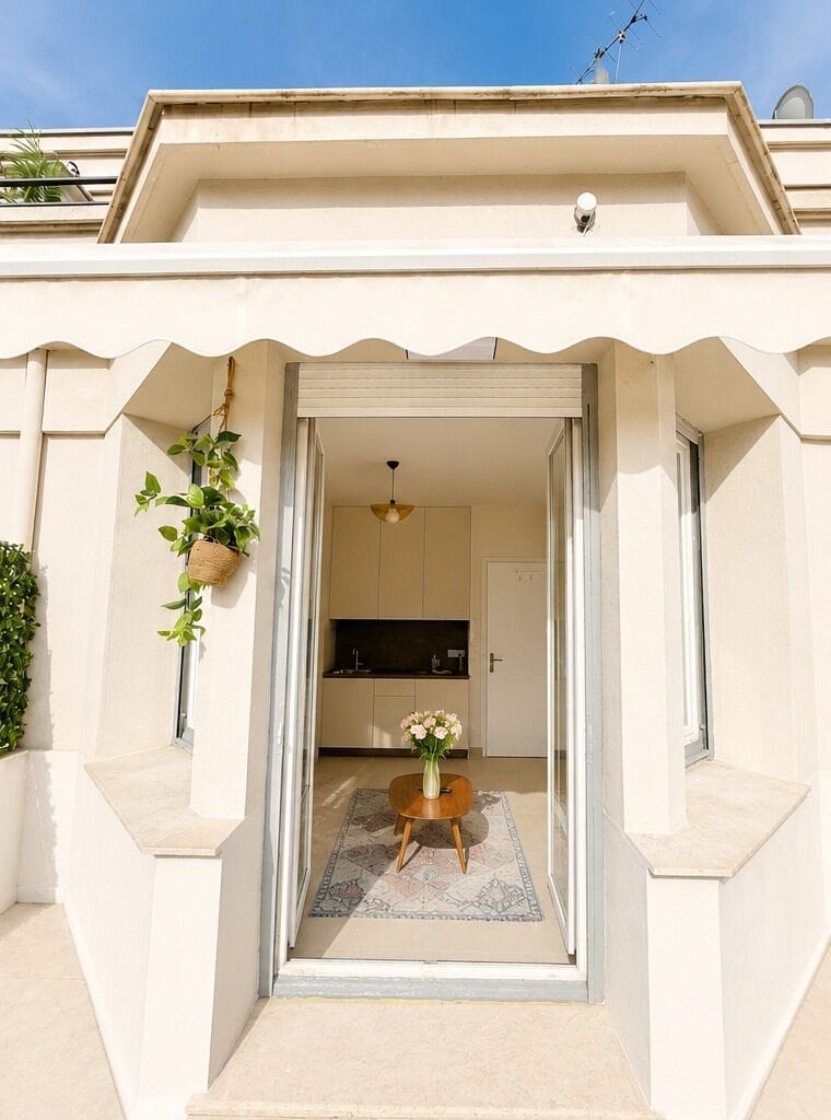 entrance terrace