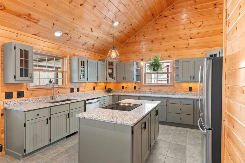 This fully equipped kitchen makes it easy to whip up everything from pancake breakfasts to gourmet dinners without missing out on the conversation.