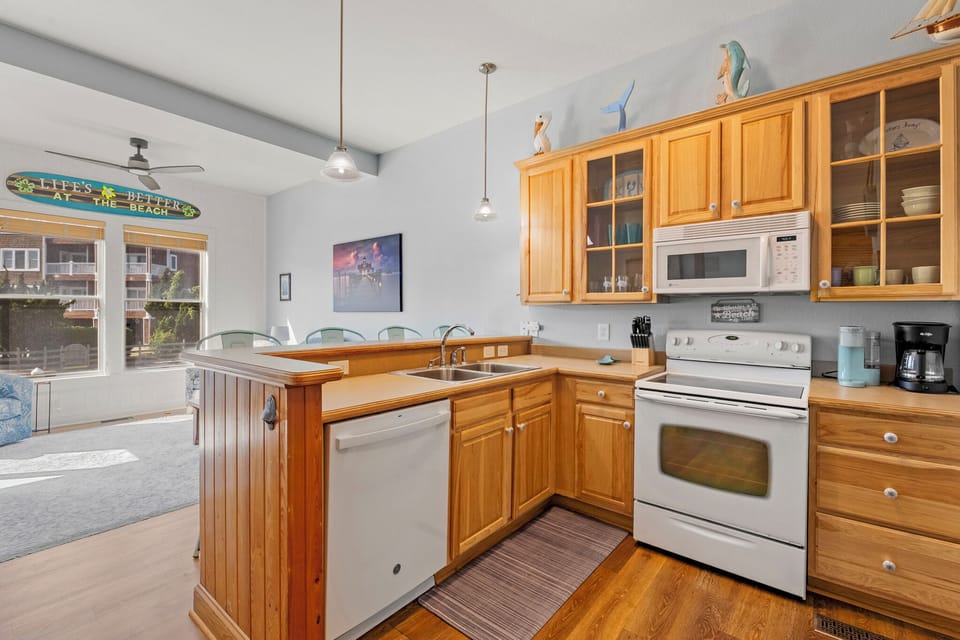 SBC1104: Surf's Up | Kitchen