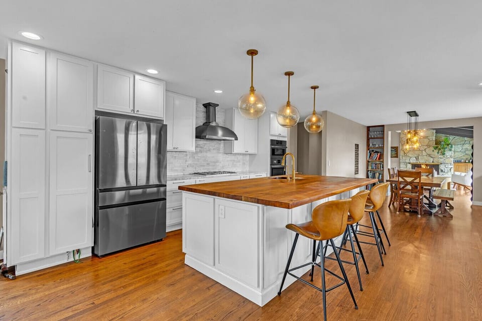 Upscale Seattle dining and kitchen space. Perfect for match-day hosting, just minutes from the action at Lumen Field.