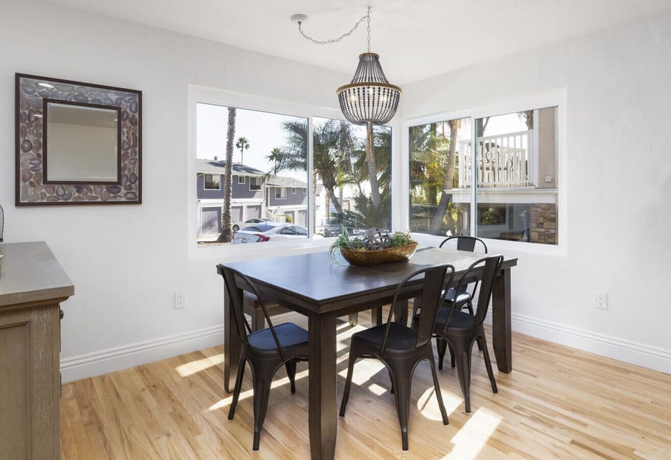 Sunny Breakfast Nook with Neighborhood Views