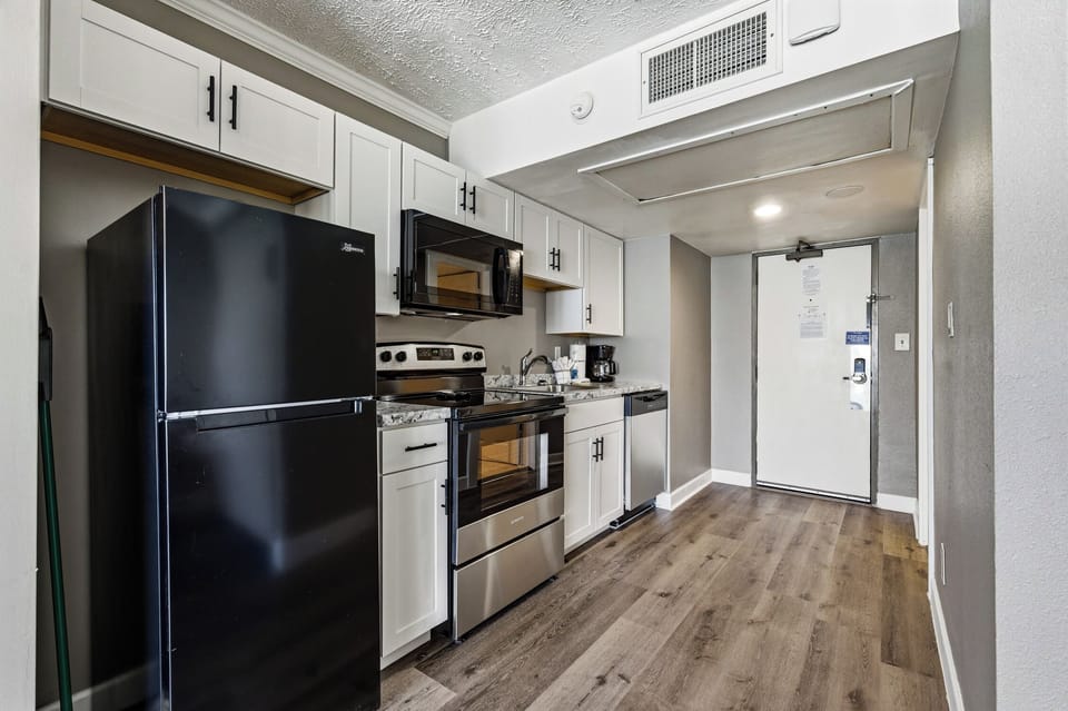 Ocean Reef 1608 Kitchen