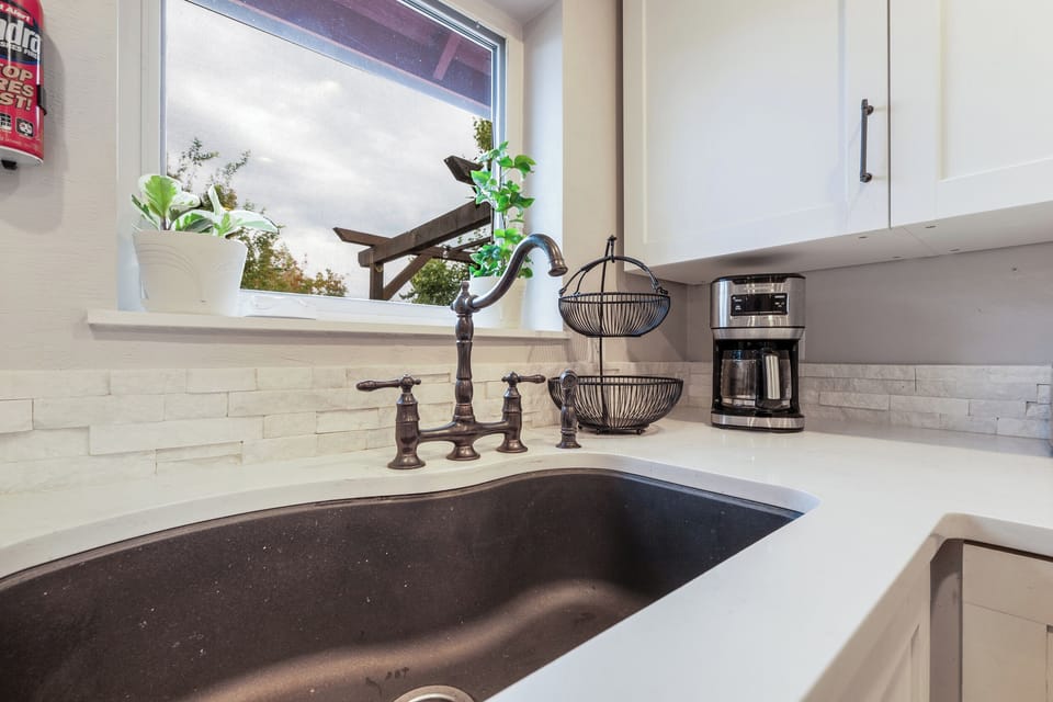 Farm sink