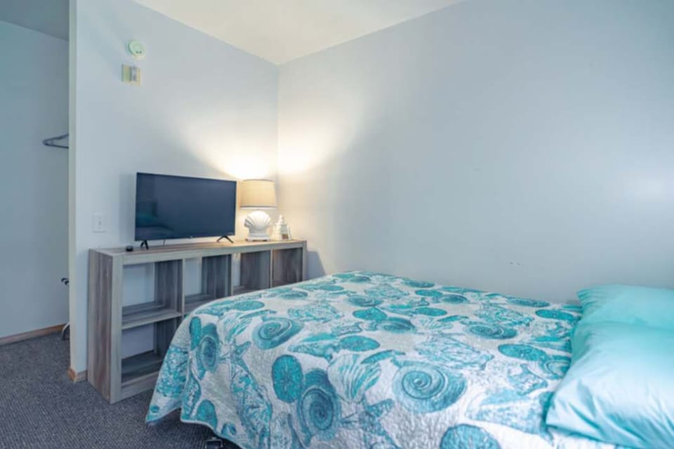 Guest Room #9