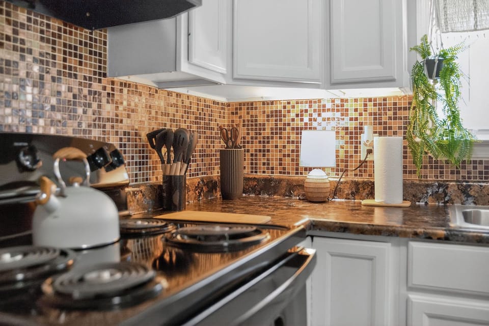 Full kitchen for preparing meals when not dining out at Ocean Springs hotspots 