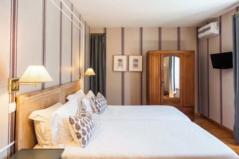 Bedroom. Interior and views may vary based on location and availability.