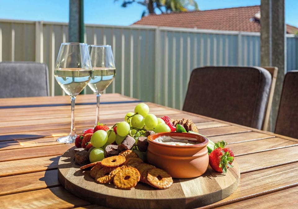 Flinders Hideaway  |  Large Backyard to enjoy the green space 