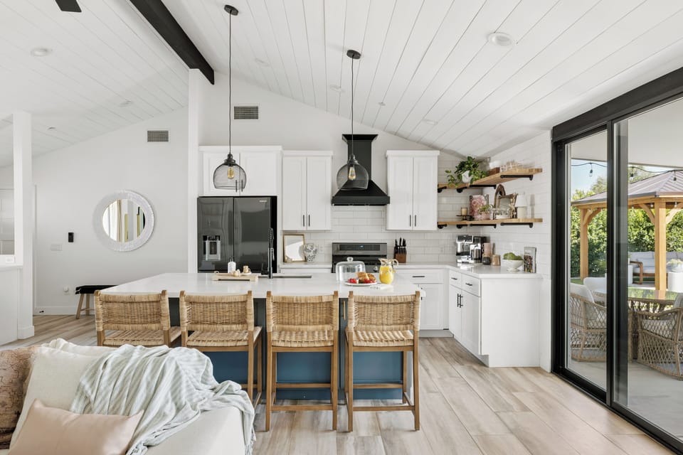 Fully stocked kitchen if you choose to prepare meals at home