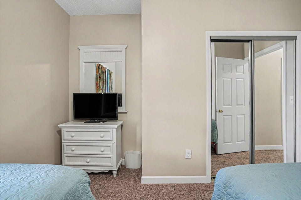 Bedroom 2 with 2 Twin Size Beds and TV