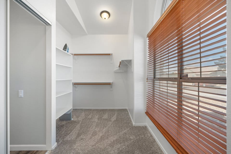 Primary suite walk in closet