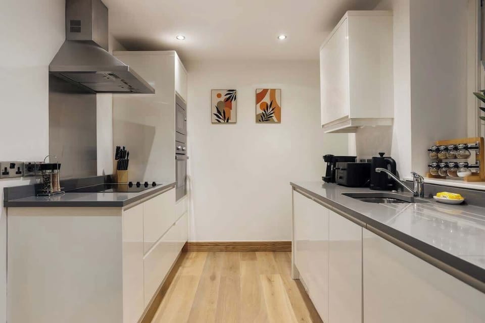 79 Great Titchfield Street W1W-25
