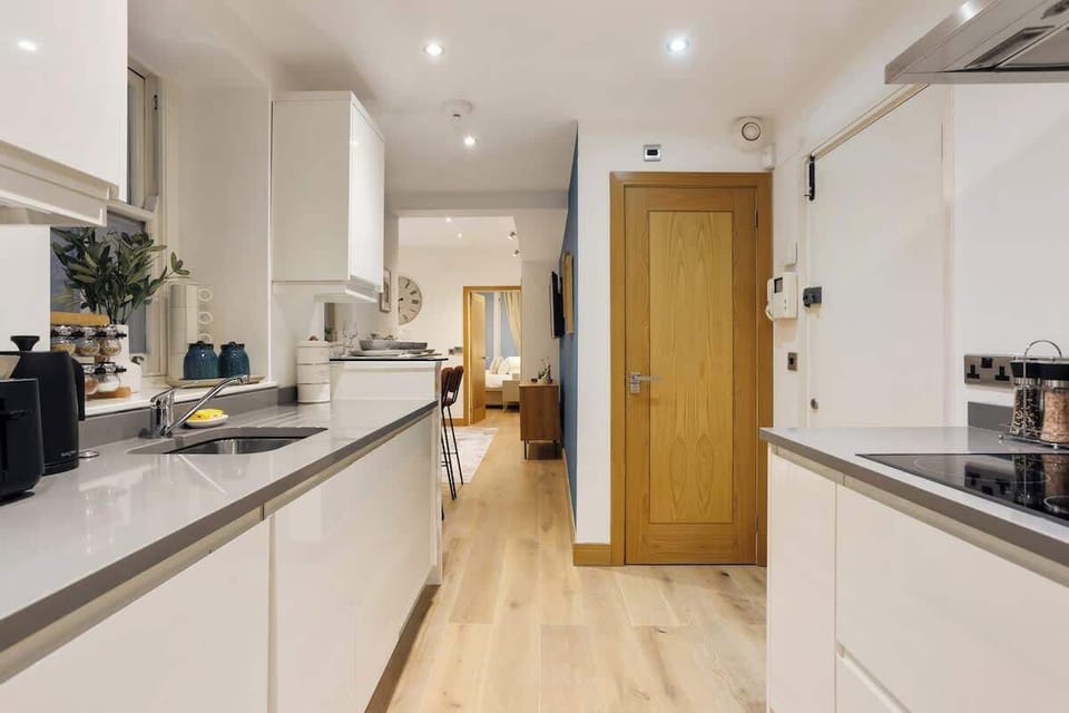 79 Great Titchfield Street W1W-23