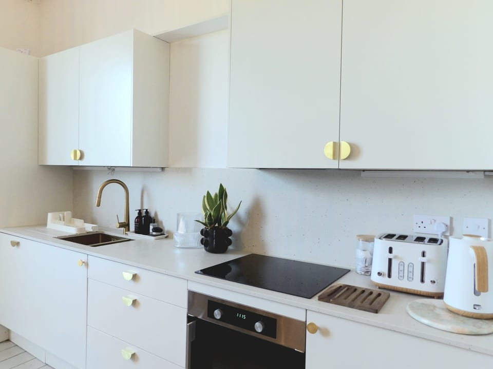 Kitchen / Lounge