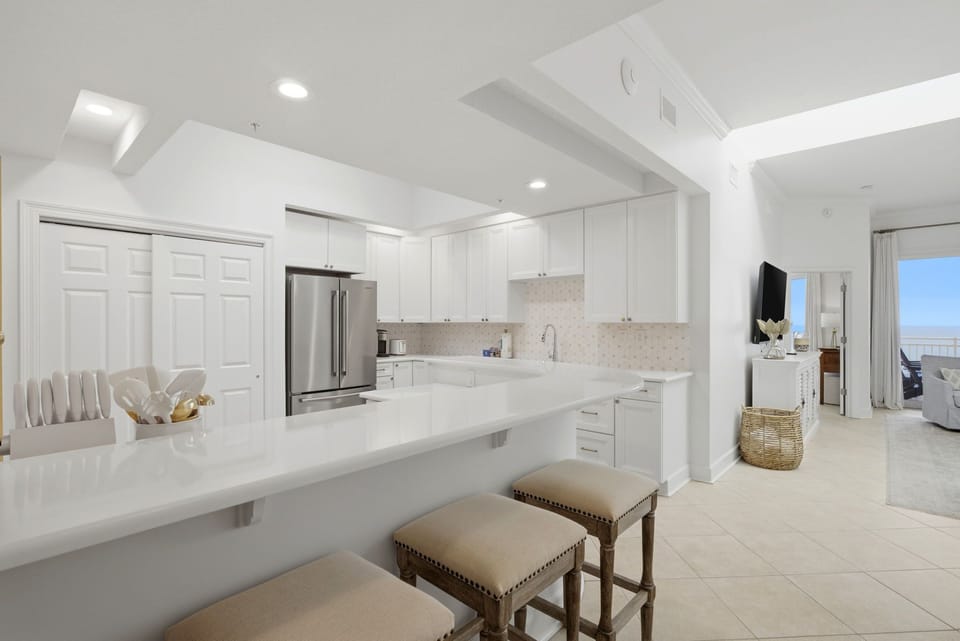 Kitchen with eat-in bar seating