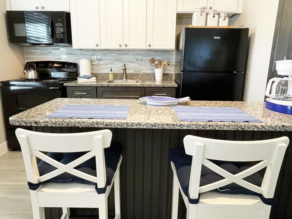 Full kitchen with all amenities