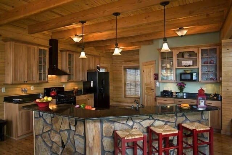 Fully-Equipped Kitchen in our Luxury Log  Home on Lake Anna