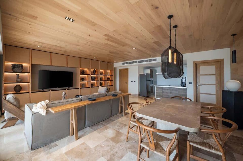 Dining room/ living room 
