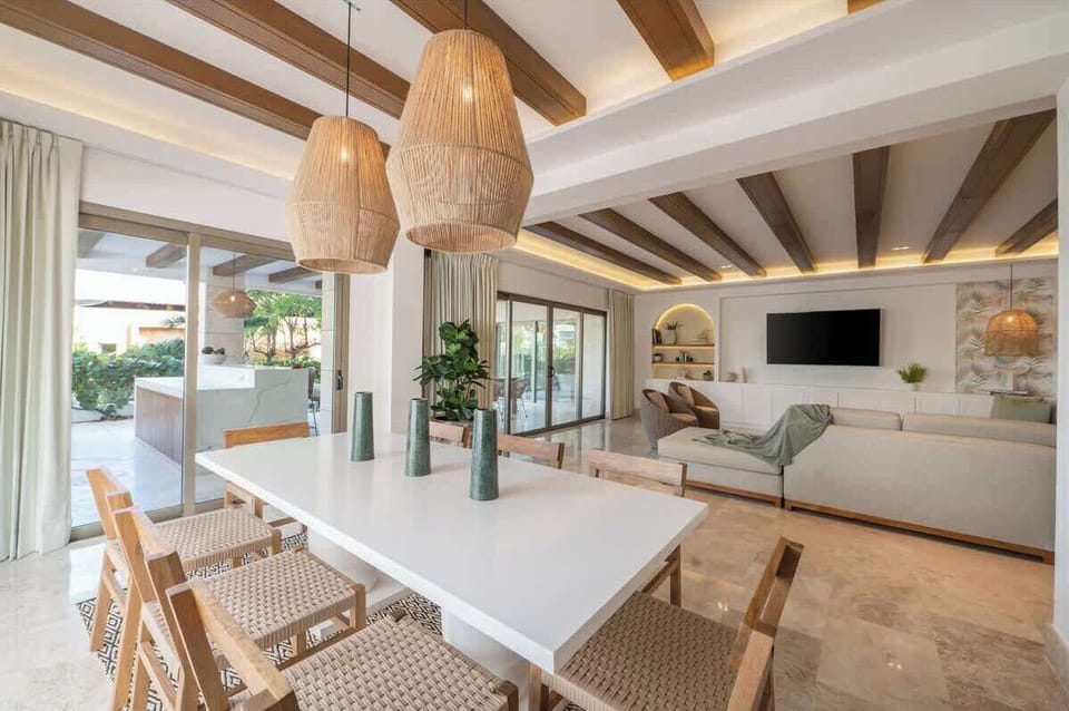Dining room/living room