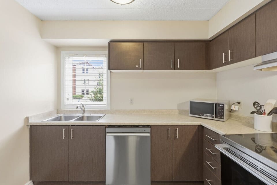 26-web-or-mls-169 Jozo Weider Blvd 114-26