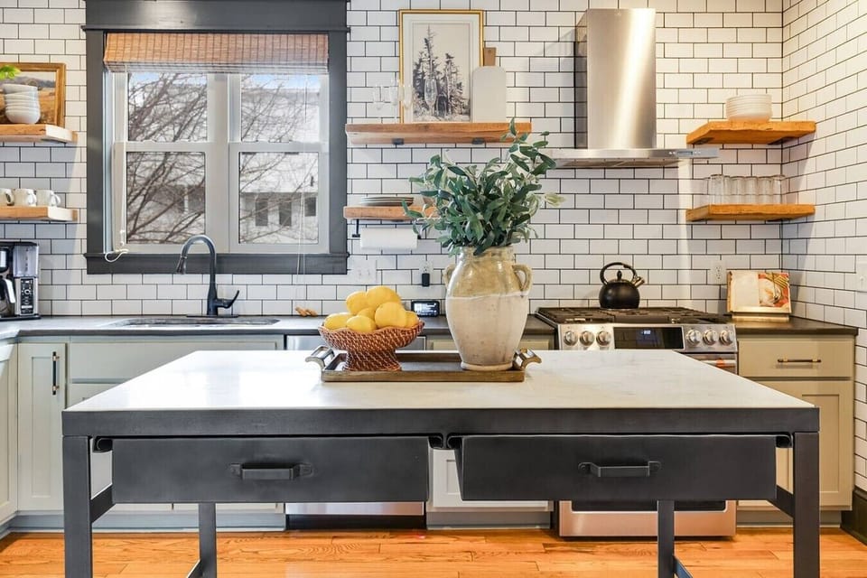 Fully-stocked, modern kitchen suitable for any chef! We provide all the essential supplies and utensils you`ll need for your morning coffee routine and any other cooking adventures.