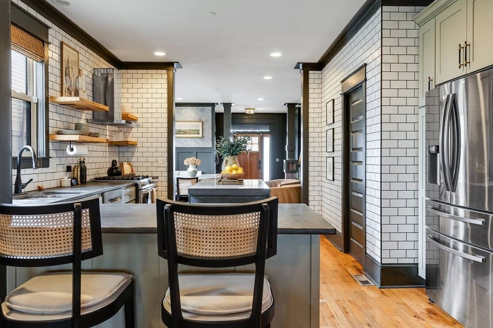 Fully-stocked, modern kitchen suitable for any chef! We provide all the essential supplies and utensils you`ll need for your morning coffee routine and any other cooking adventures.