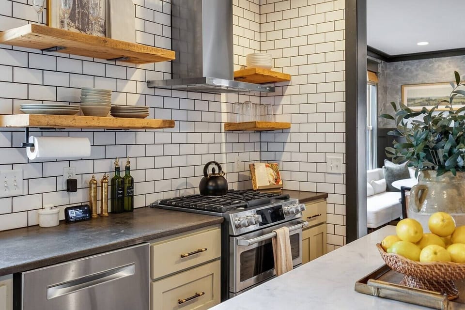 Fully-stocked, modern kitchen suitable for any chef! We provide all the essential supplies and utensils you`ll need for your morning coffee routine and any other cooking adventures.