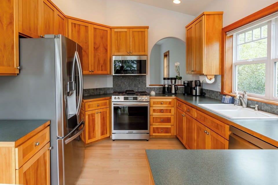Well-equipped kitchen with plenty of space for cooking and entertaining