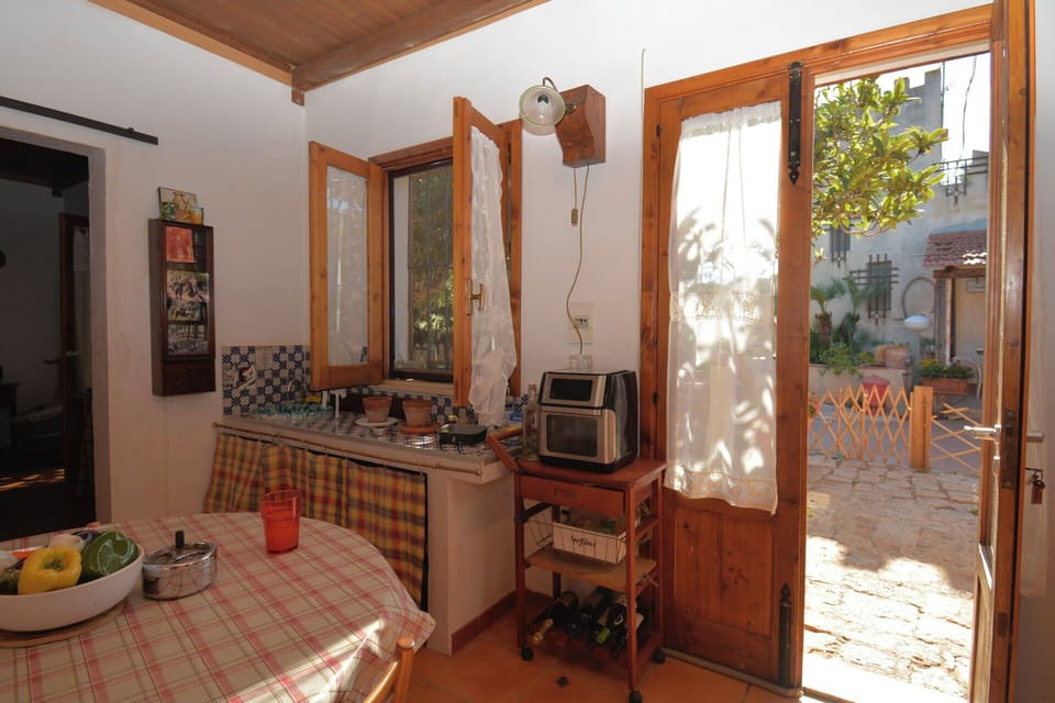 Autumn, Dining Room, Spring, Summer