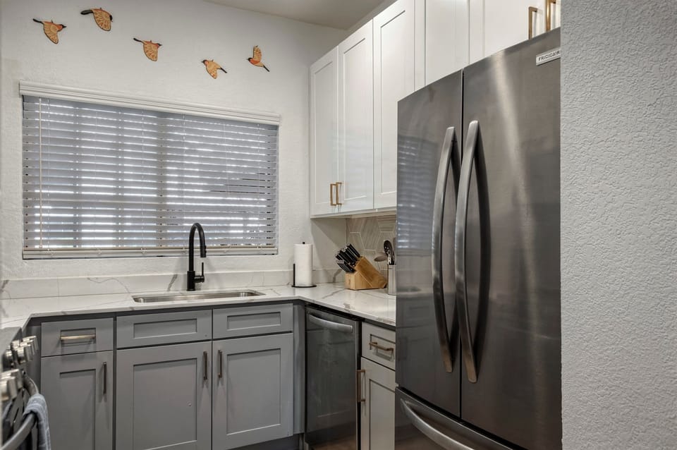 Enjoy the convenience of having essential appliances and cooking tools readily available, making your stay more comfortable, efficient, and enjoyable from start to finish.