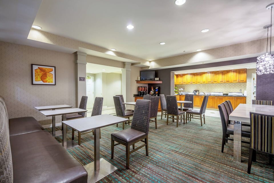 Start your morning with a relaxed, spacious breakfast setting.