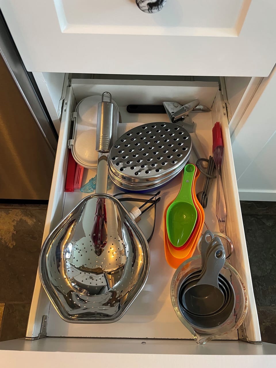 Selection of kitchen wares.